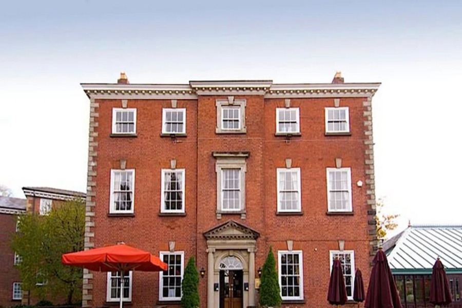 Premier Inn Stockport Central