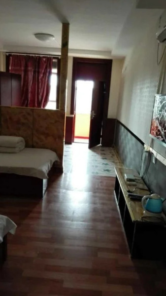 Urumqi Three Star Hotel Midong