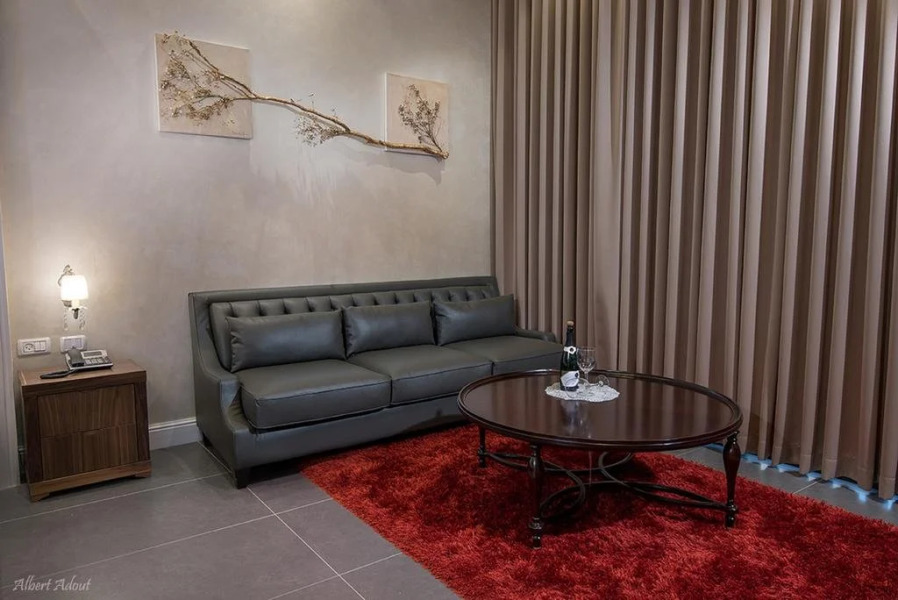 Sandrine Hotel & Spa