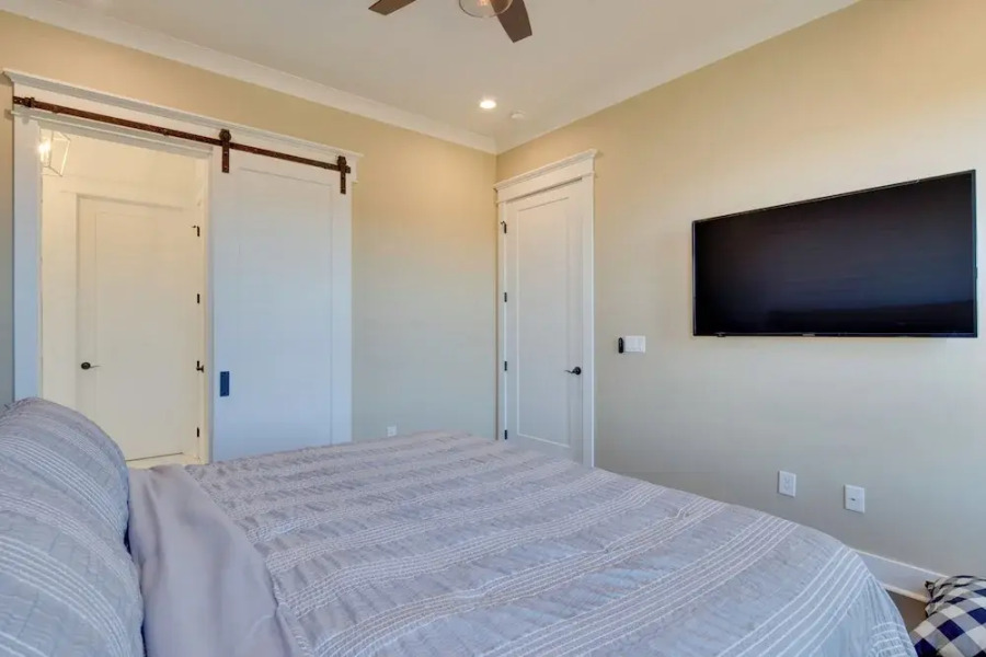 Waynesville House: Fire Pit + Mountain Views!