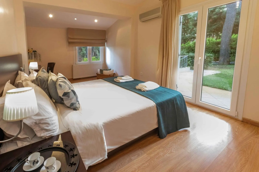 Sani Seaside Luxury-Private Pool Retreat for 21ppl