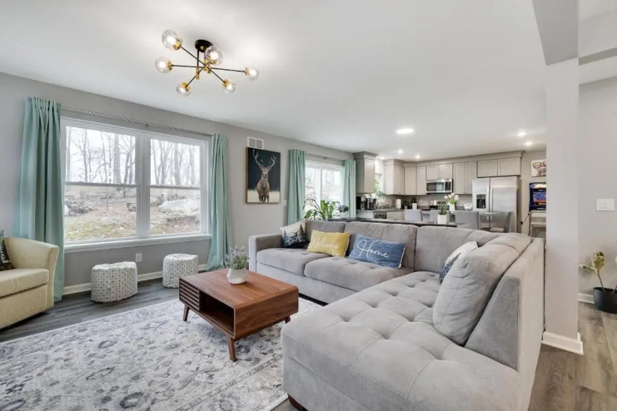 New Build-Modern 4BR, Kid-Friendly Home In Poconos