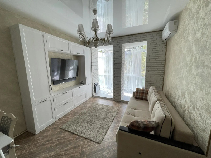 Апартаменты на улице Прапорщика Комарова 52