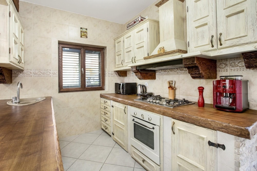 Marvelous Villa With View and Jacuzzi in Kotor