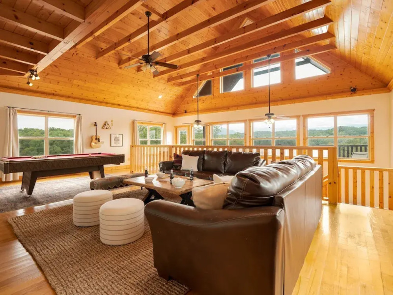 Red Oak by AvantStay Secluded Home w Gorgeous Views Pool Hot Tub Large Deck