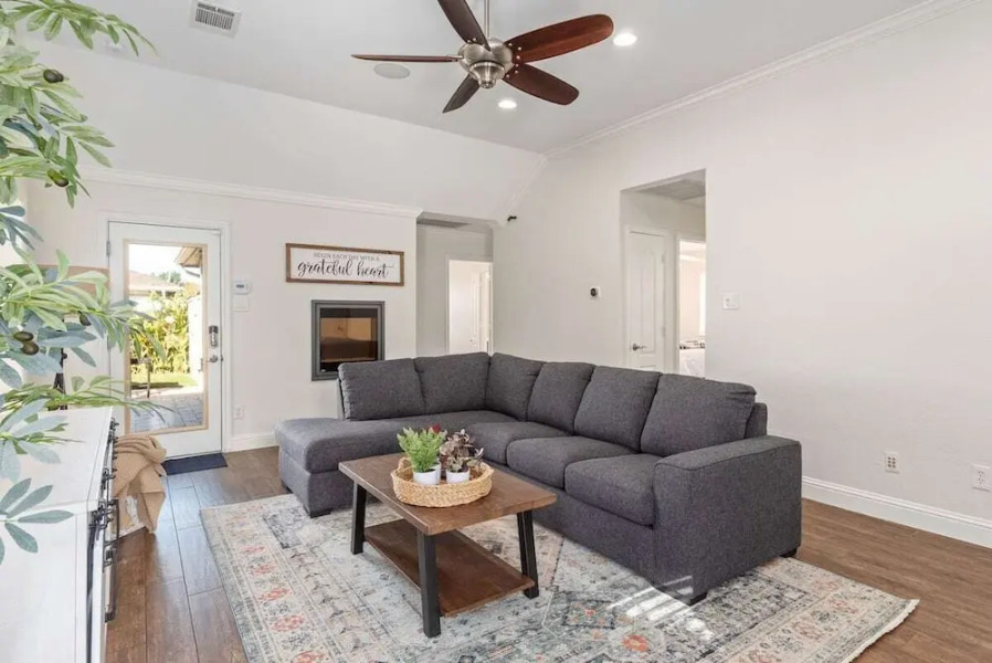 Home Pool 15 Minutes from DFW Airport