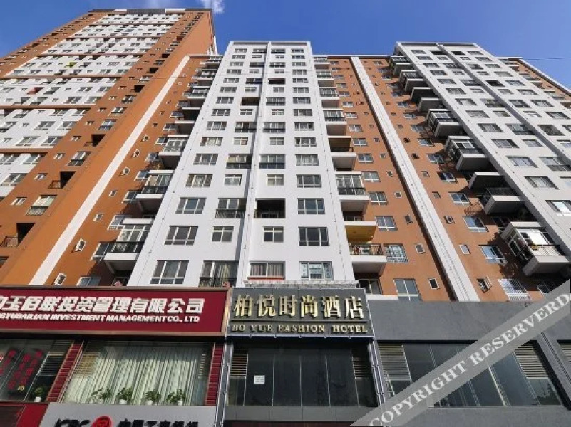 Baiyue Fashion Hotel (Yuxi Dongfeng Square)