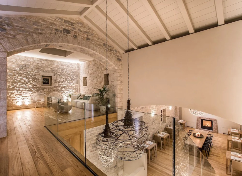 BASSA MAINA Villas & Suites