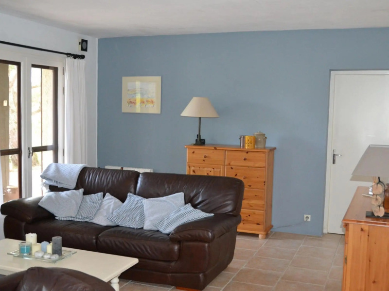 Lovely villa in Cesseras with private swimming pool