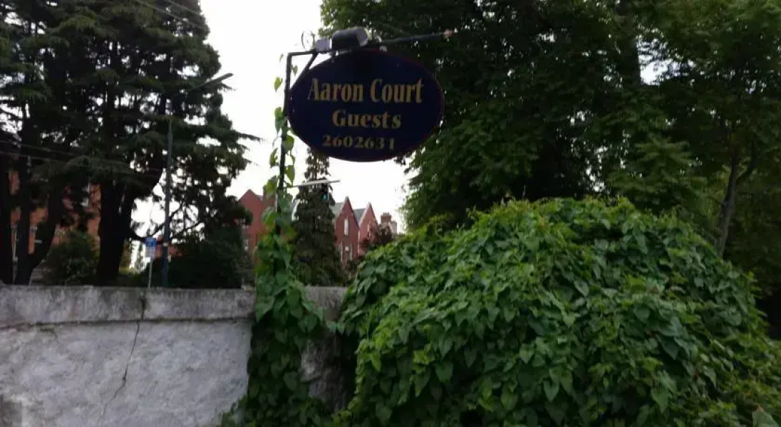 Aaron Court B&B