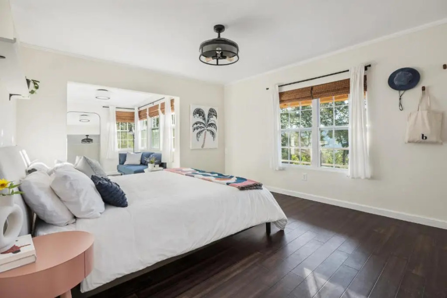 Sunny Hill Country Home with Stunning Lake Views