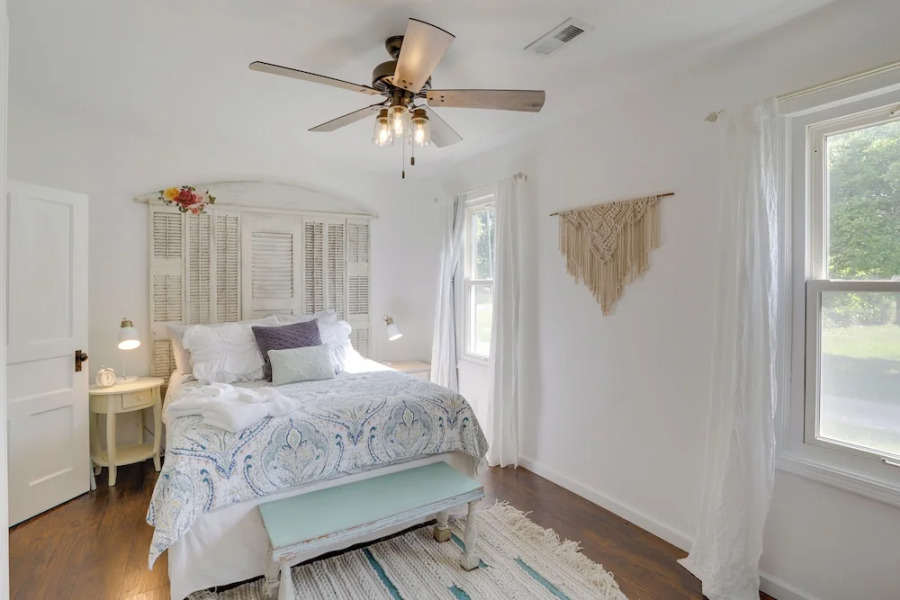 South Haven Farmhouse w/ Fire Pit, 4 Mi to Beach!