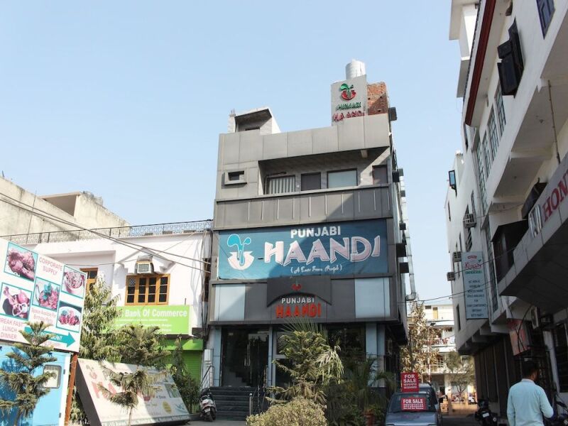 OYO 3956 Home Stay Punjabi Handi