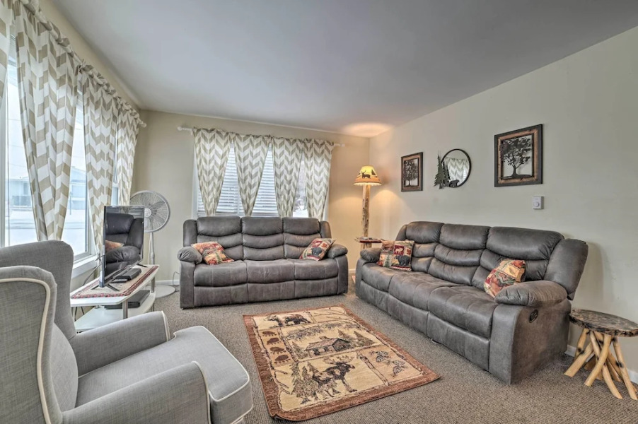 Cozy Houghton Lake Heights Cottage w/ Private Yard