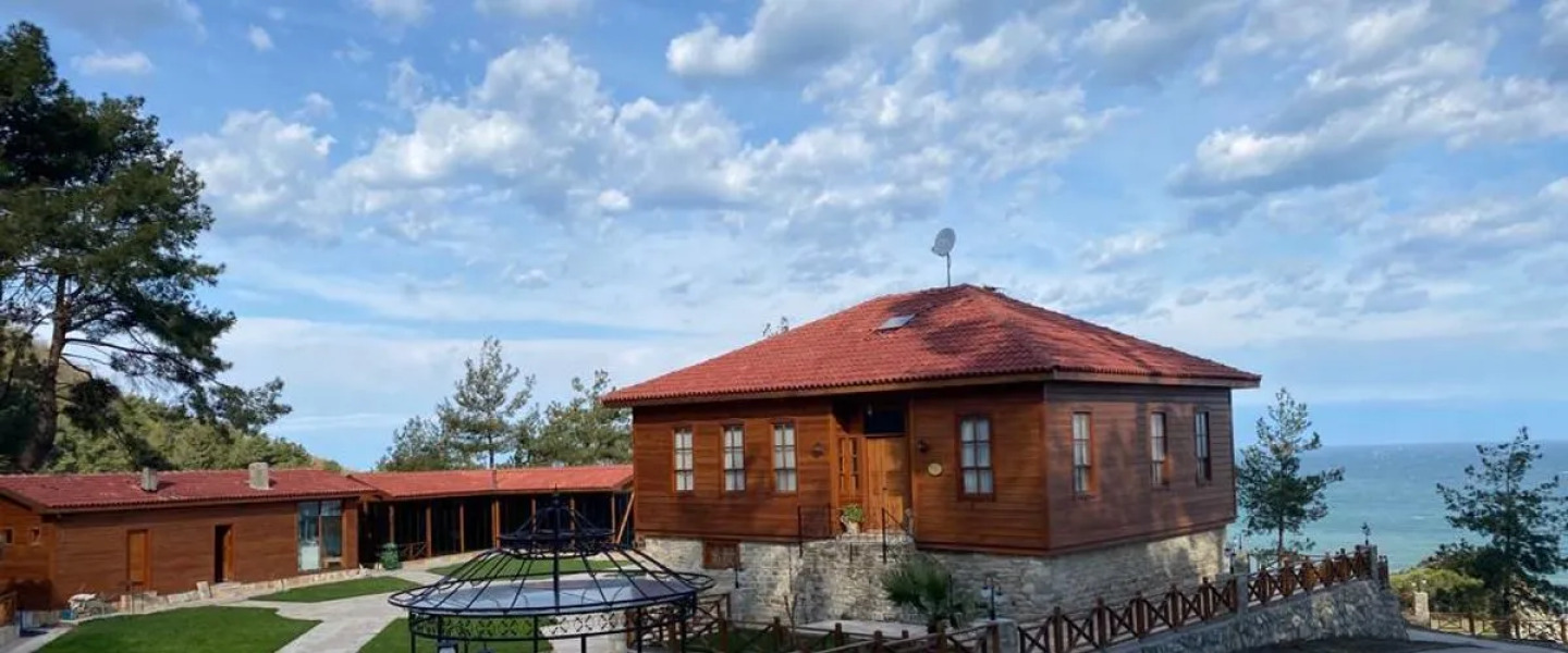 Quiet Abana Haciveli Konagi