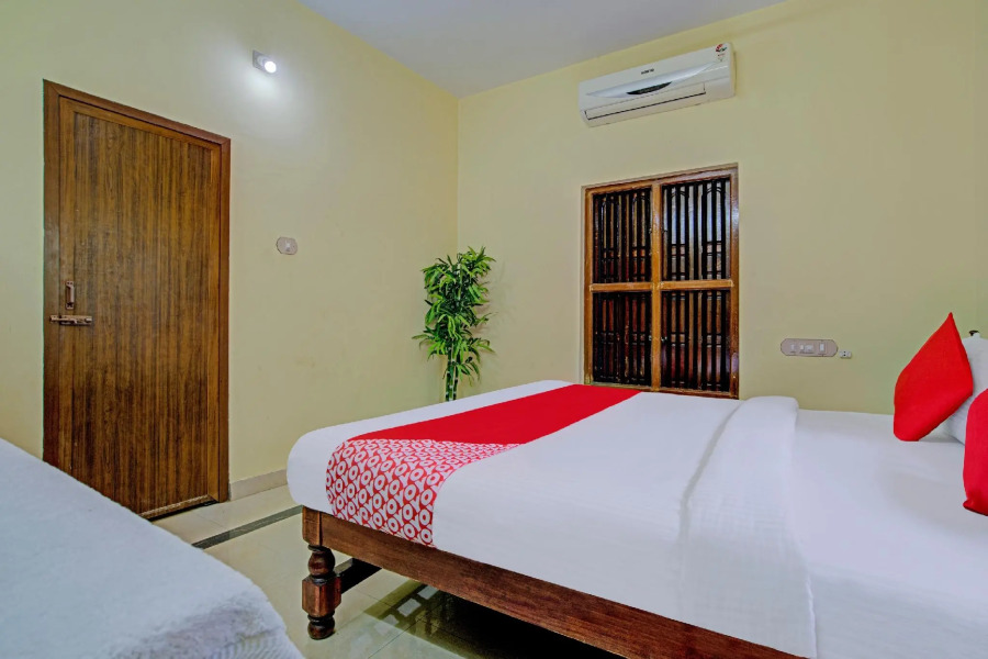 OYO 76933 The Green Villa