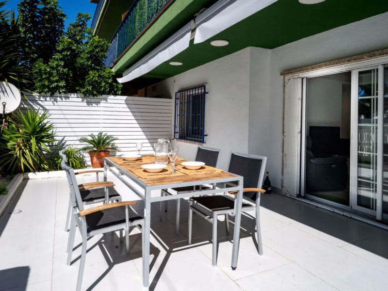 Apartment Cherry Cunit