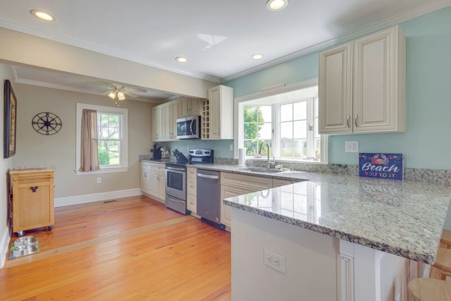 Updated Cape Charles Home ~ 2 Mi to Beachfront!