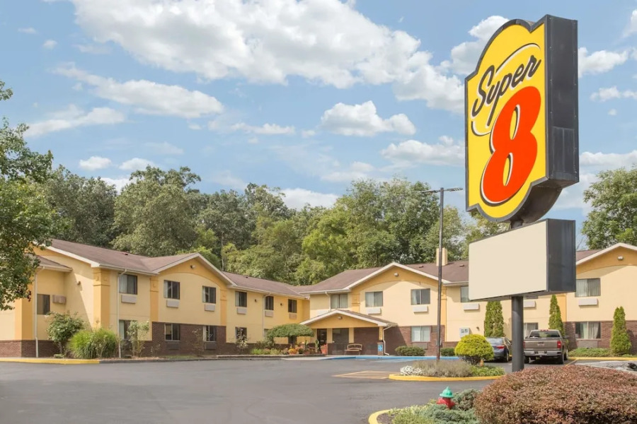 Super 8 By Wyndham Radford Va