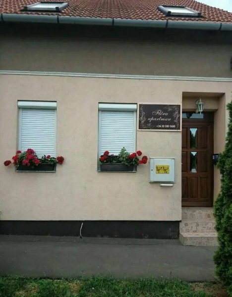 Flora Apartman