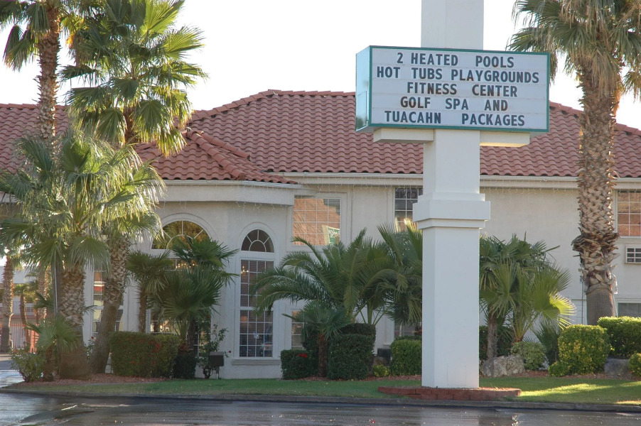 St. George Inn & Suites