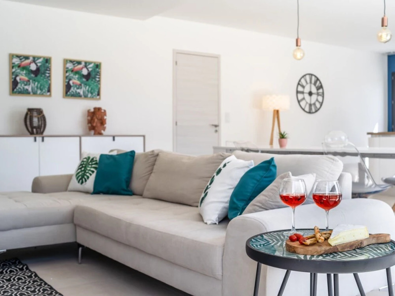 Villa With air Conditioning and Heated Private Swimming Pool in Enclosed Garden Near Beaufort