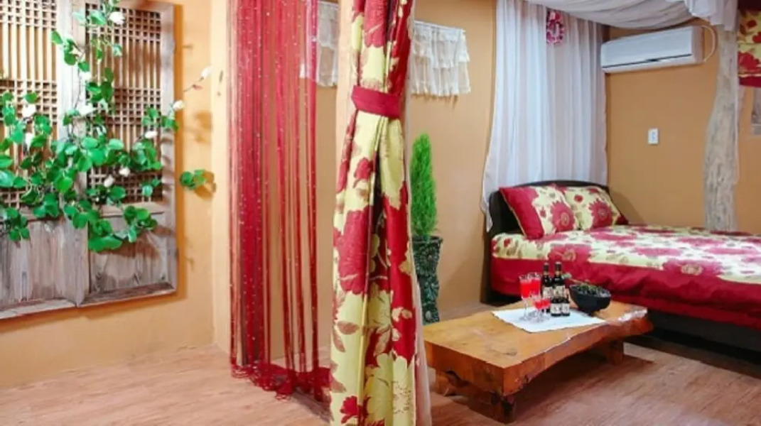 Muhari Red Roof Pension