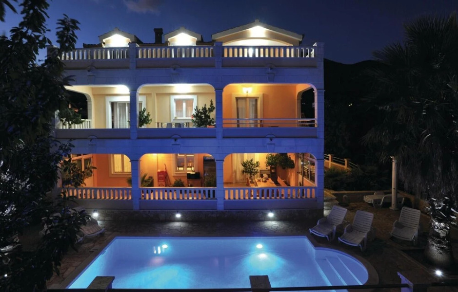 Amazing Home in Kastel Stari With Wifi and 6 Bedrooms