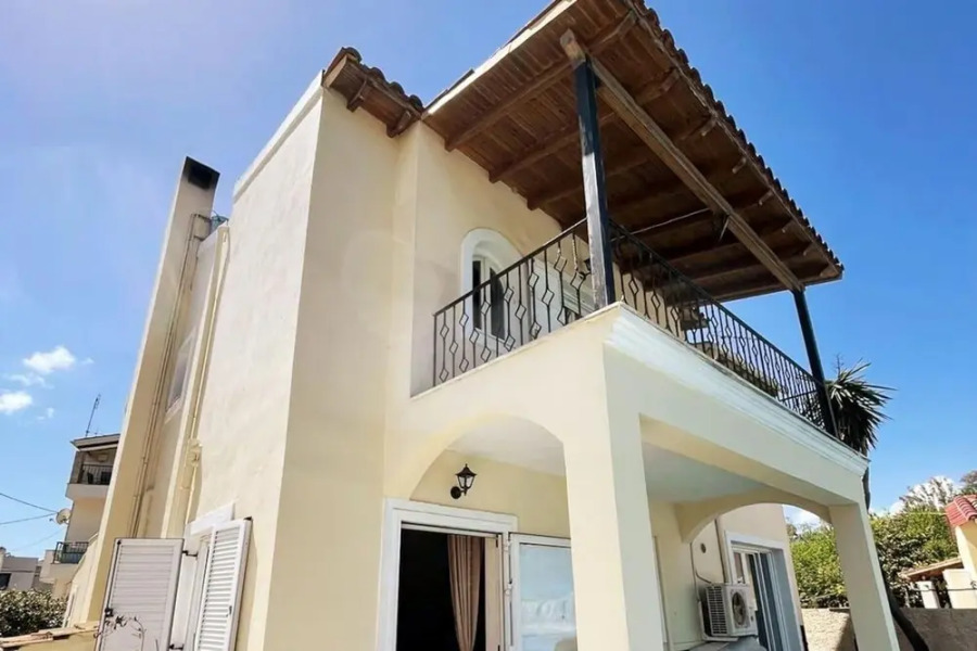 Riverside Villa 8 Persons With Access to the sea