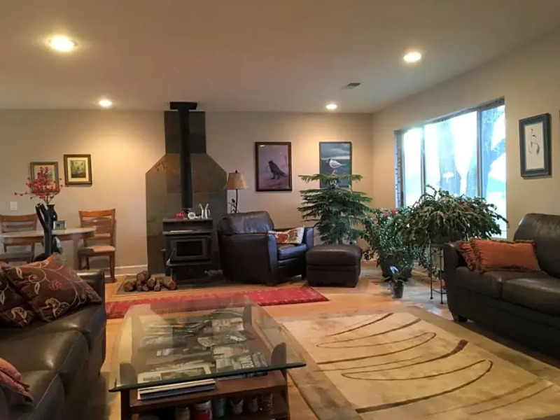 Peaks Wildernest House Bed and Breakfast - Vaccinations Required