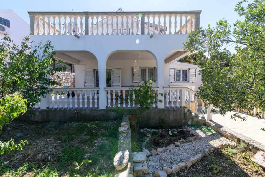 Apartment Stipe - 25m from the sea: A1 Sevid, Riviera Trogir