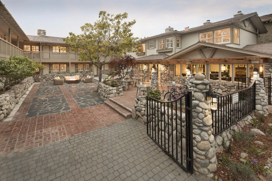 Le Petit Pali at 8th Ave