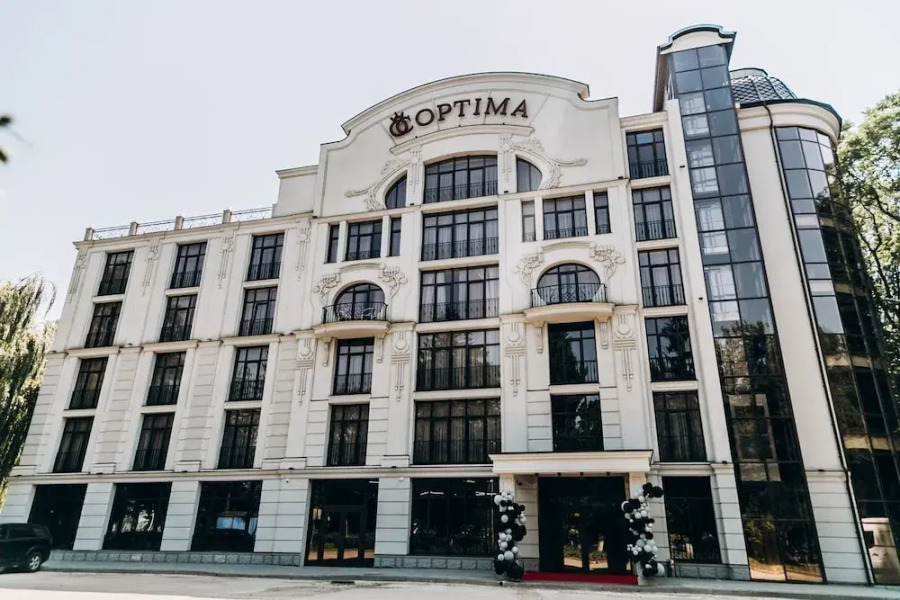Optima Collection Chernivtsi