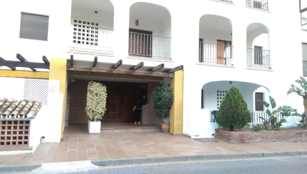 Marina De La Duquesa Apartment