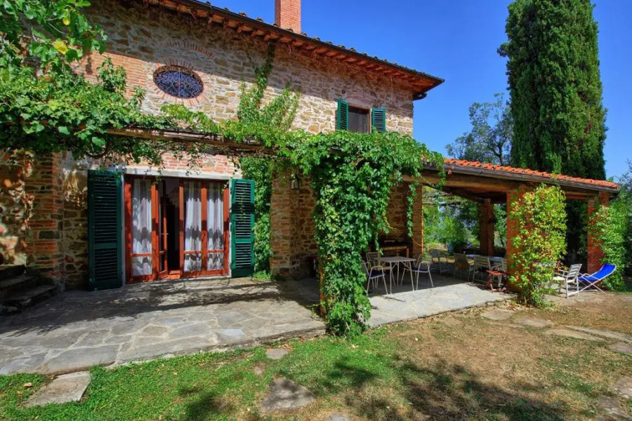 Villa Ulivacci by PosarelliVillas