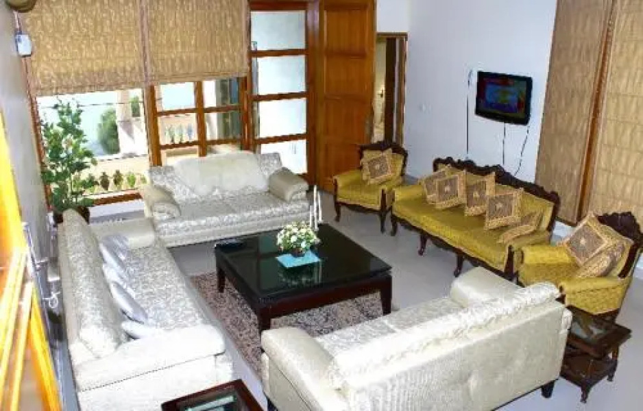 Valley facing chalet, 4 hrs from Delhi