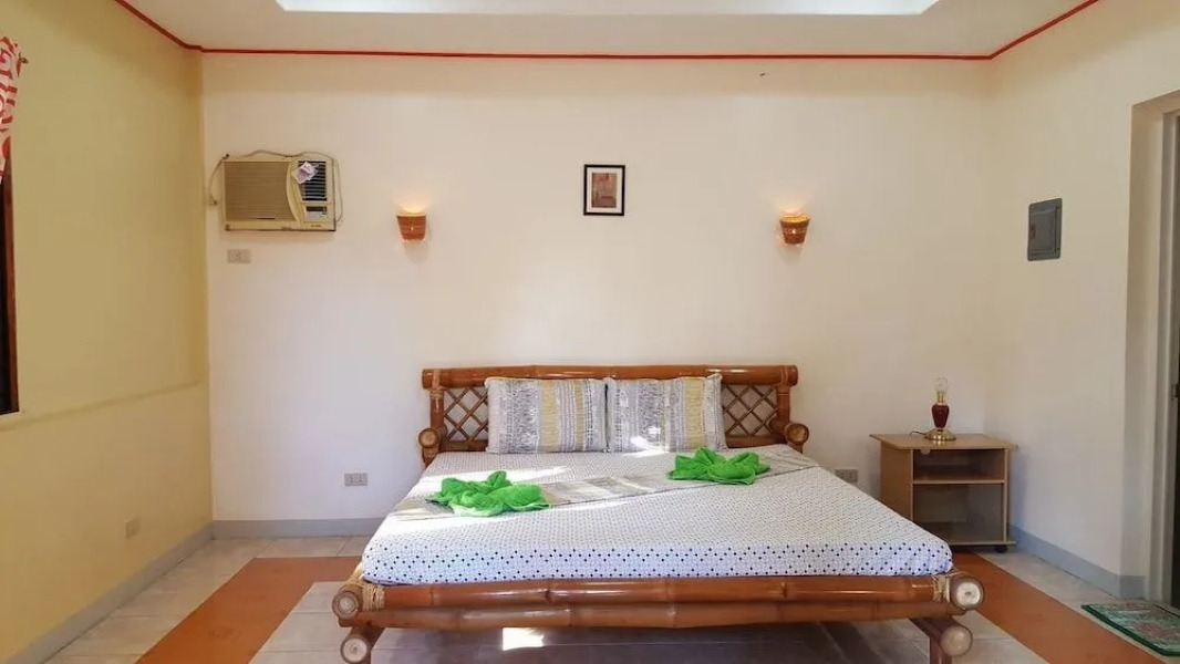 Dumaguete Snowman Resort and Dive Center