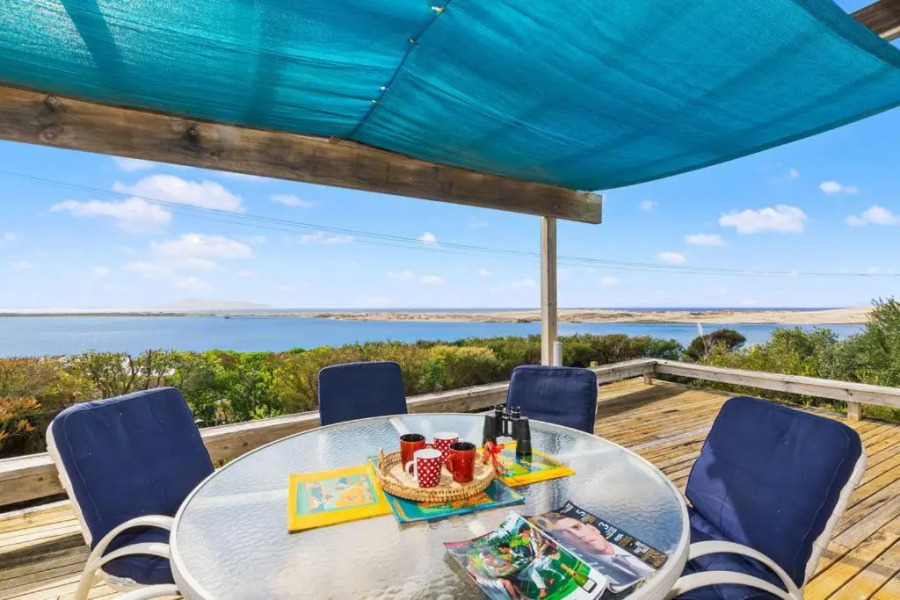 Taste Of Paradise with WiFi!- Mangawhai Heads Holiday Home