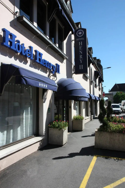 Henry II Hotel