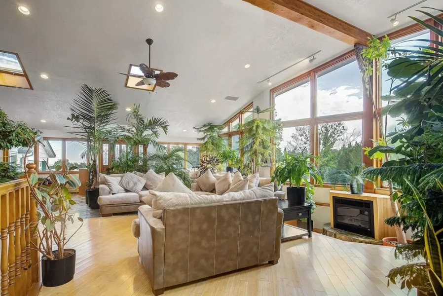 Stunning One of a Kind Tropical Zen Paradise!