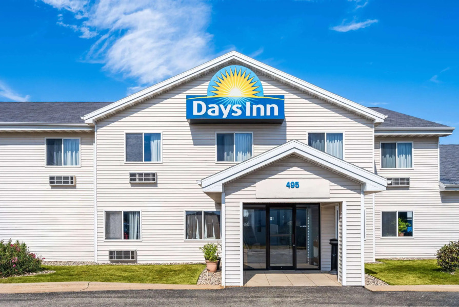 Days Inn by Wyndham Neenah