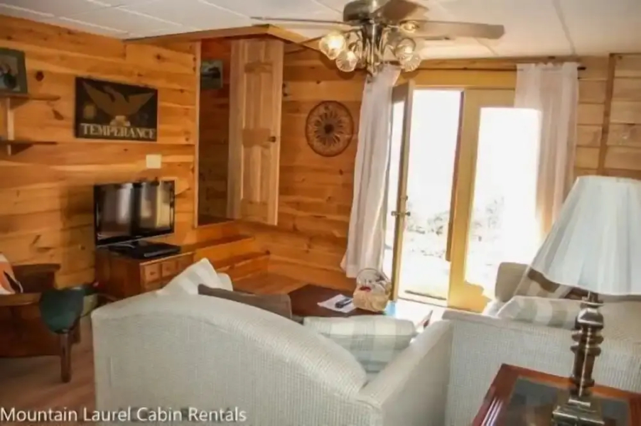 Sunset Ridge 3 Bedroom Apartment by Mountain Laurel Cabin Rentals
