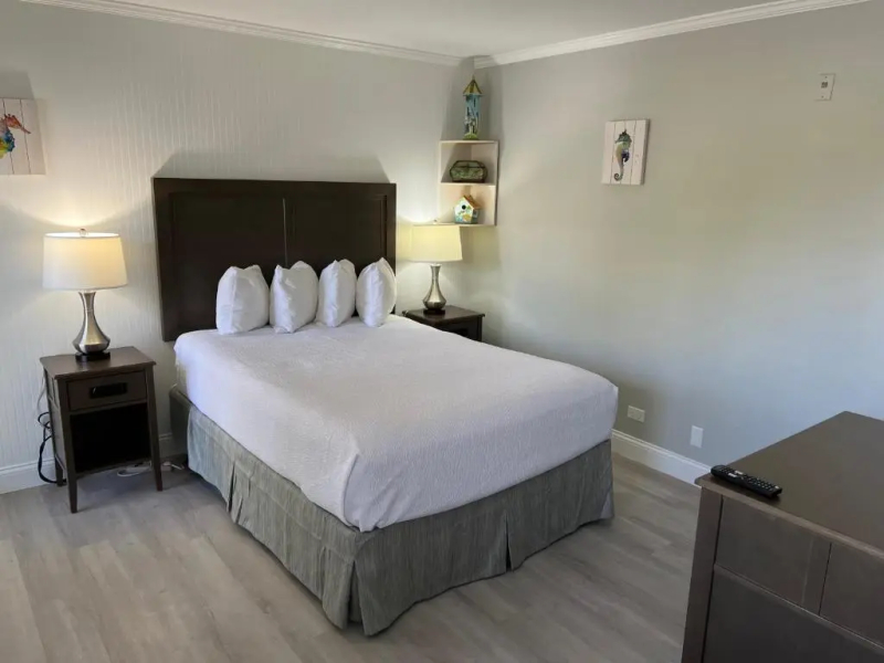 Marco Island Lakeside Inn