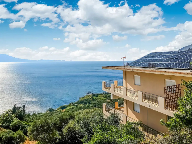 Seaview Studio 5 pers panoramic seaview in beautiful setting