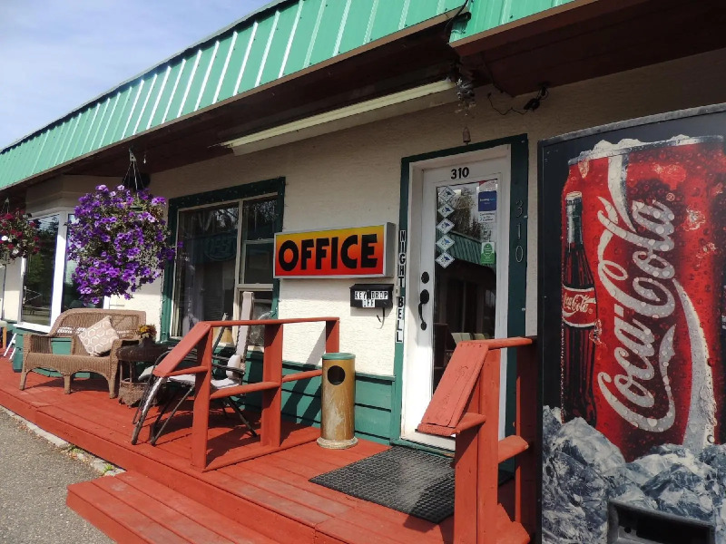 100 Mile Motel & RV Park