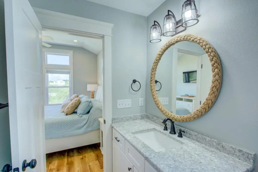 4056 - Tight Lines & Tan Lines