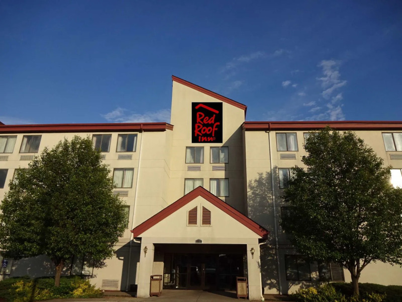 Red Roof Inn & Suites Indianapolis Airport