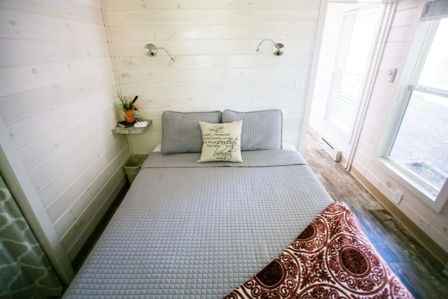 Family Style Two Bedroom Cabin #8 at Long Cove Resort bungalow