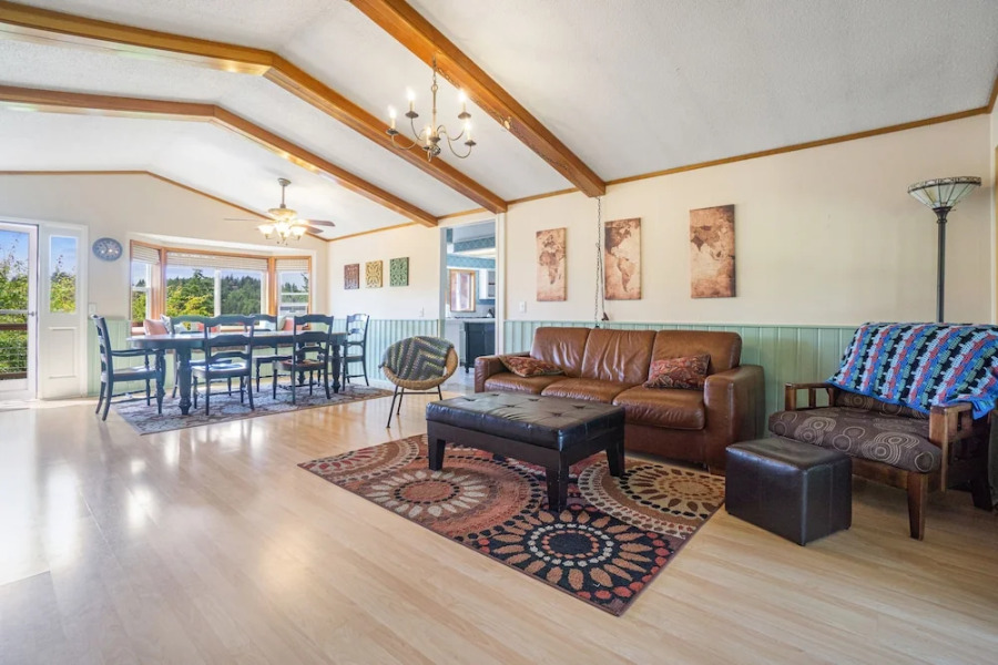 Deer Harbor View Cottages