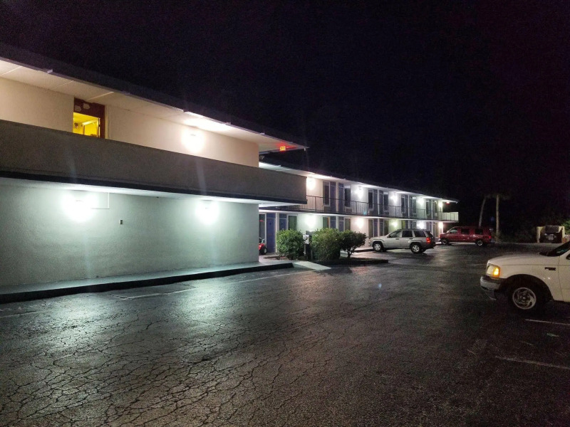 Econo Inn
